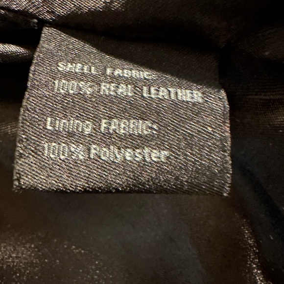 Scatola Leather jacket size L but runs more like a Medium black leather jacket - Picture 15 of 15